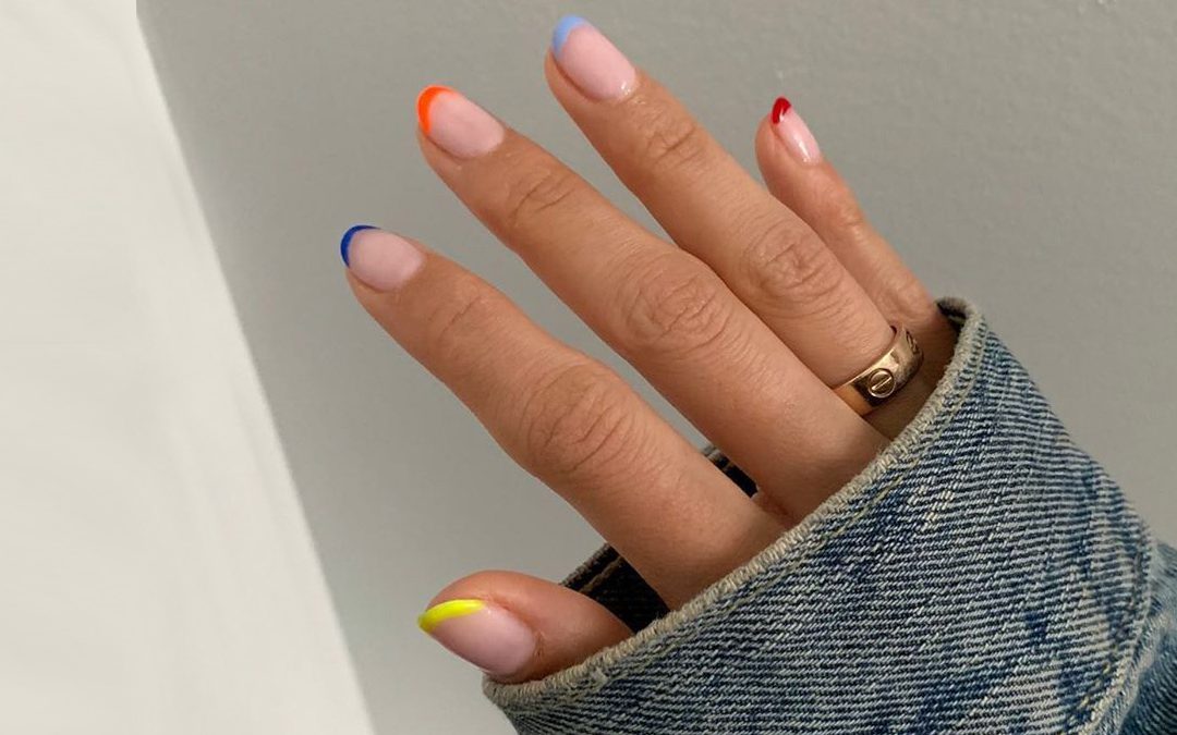 TENDENCIA : Manicure francesa con color